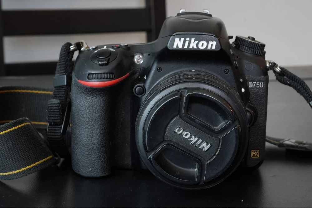 Фотоапарат Nikon D750 с обектив