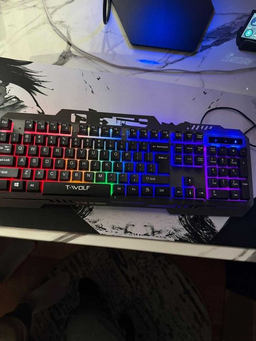 Геймърска клавиатура и мишка