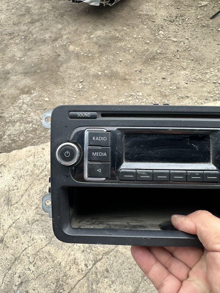 Оригинално CD радио плеър VW Golf 6 Passat T2 touran tiguan 2008-14