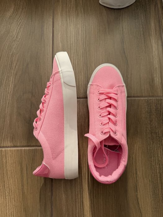 розови обувки juicy couture