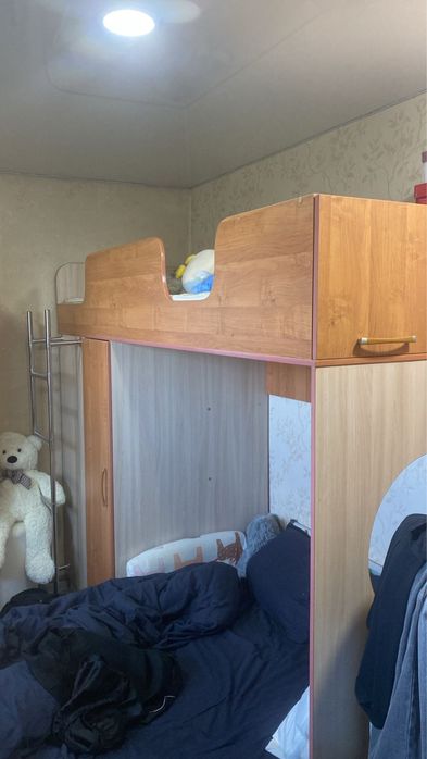 Двухярусная кровать