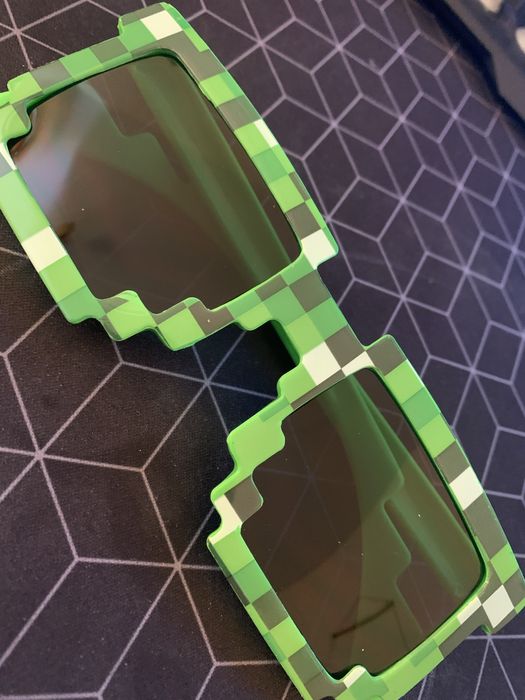 Ochelari de soare model Minecraft