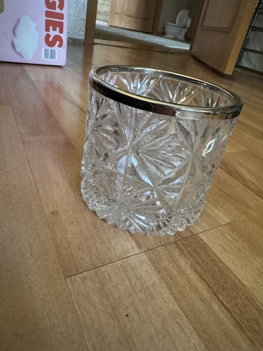 Продам вазу из хрусталя