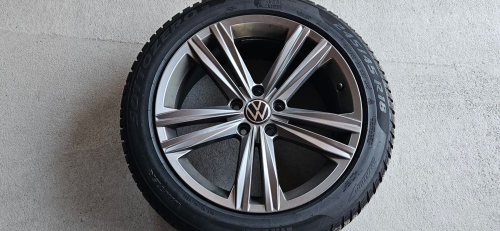 Jante VW 18 Passat 3G B8 R line echip iarna 235 45 18 Pirelli DOT 2023