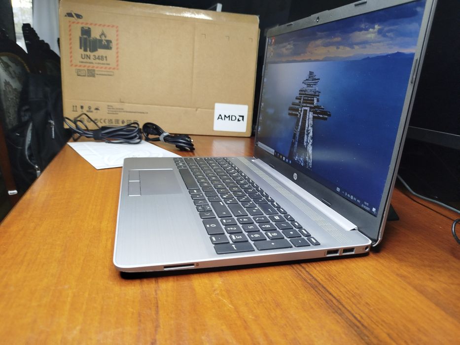 Срочно продам мощный Ноутбук HP Laptop 250 G8, 15.6 IPS, Core i7