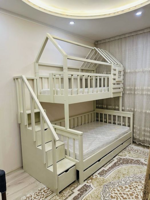 Продаётся двухъярусная кровать из дерево!