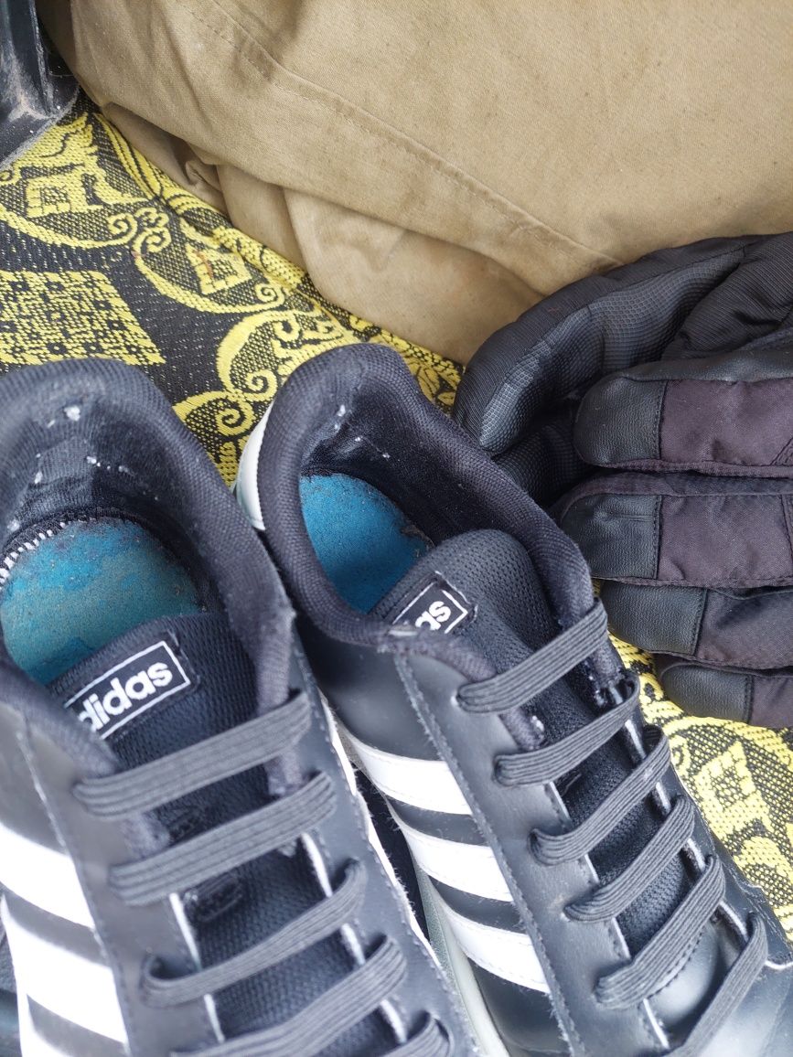 Кецове Adidas  .