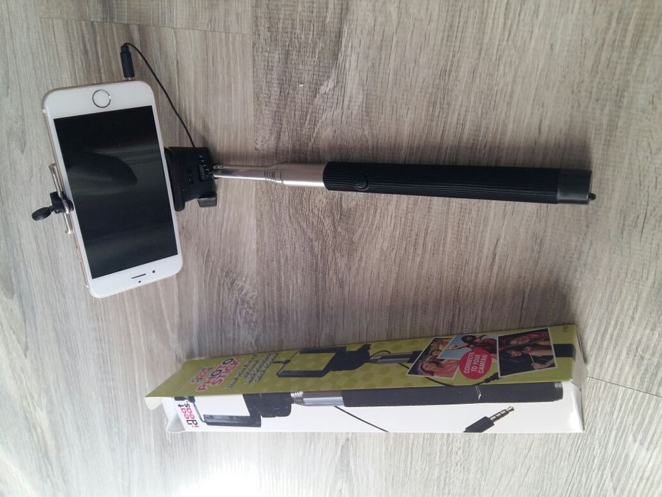 Selfie stick nou telescopic negru pt telefon și poze