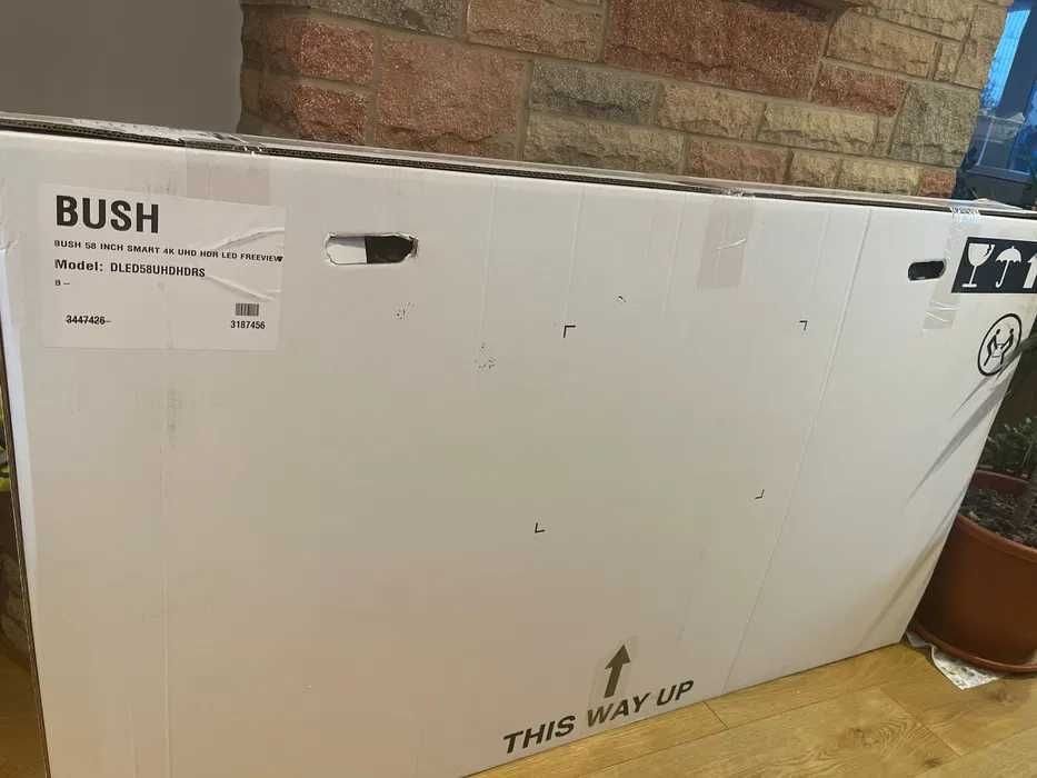 Телевизор Bush 58 Inch Smart 4K UHD, HDR, LED Freeview