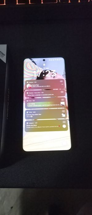 Vând Realme GT6T 8GB RAM,256 GB