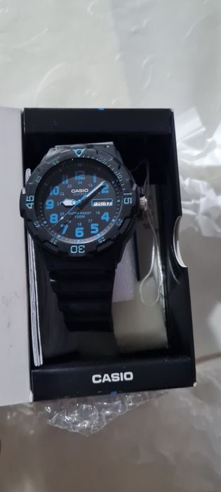 Casio nou, la cutie.