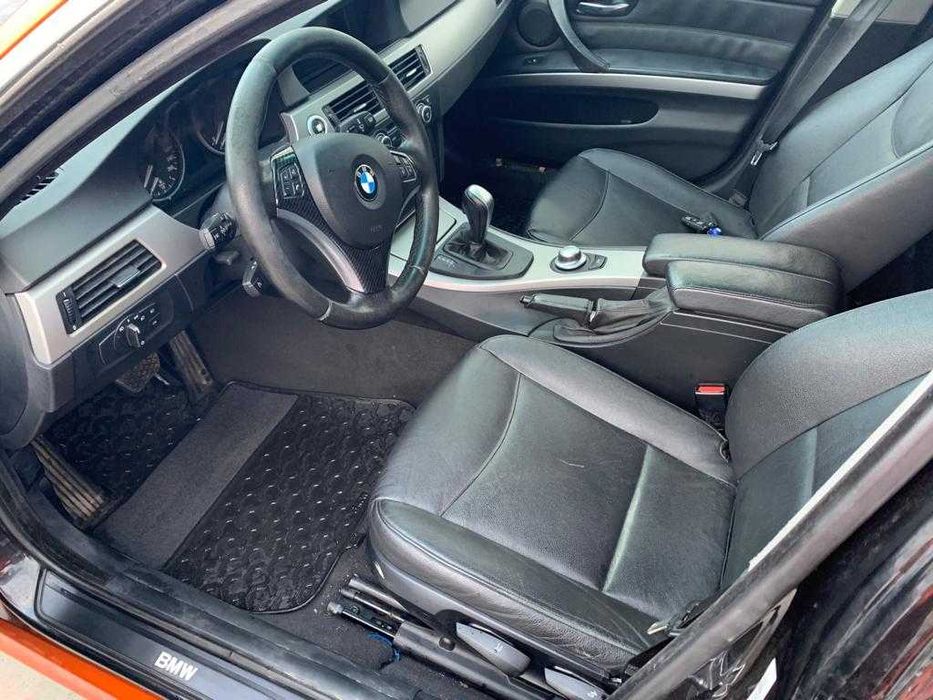 Dezmembrez bmw e90 325d 330d/far bixenon adaptiv/bara fata/navi