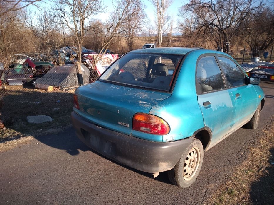 Mazda 121 1.3 На Части