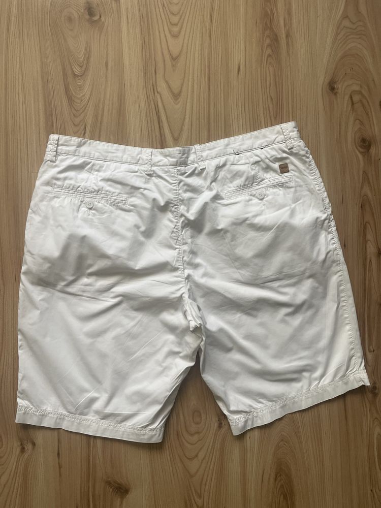 HUGO BOSS/мъжки къс панталон 53/W38