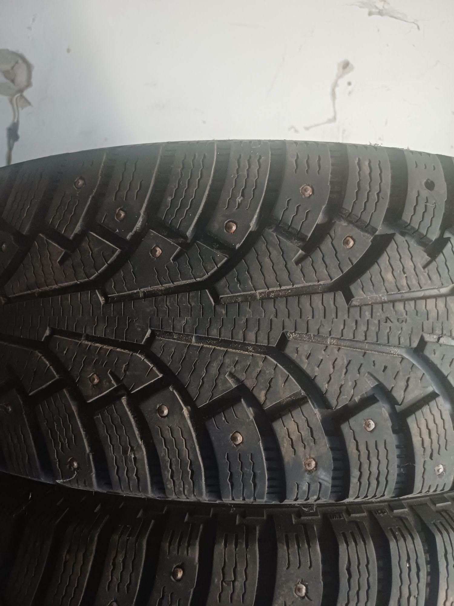 Продам зимние шины NOKIAN 225/60/17