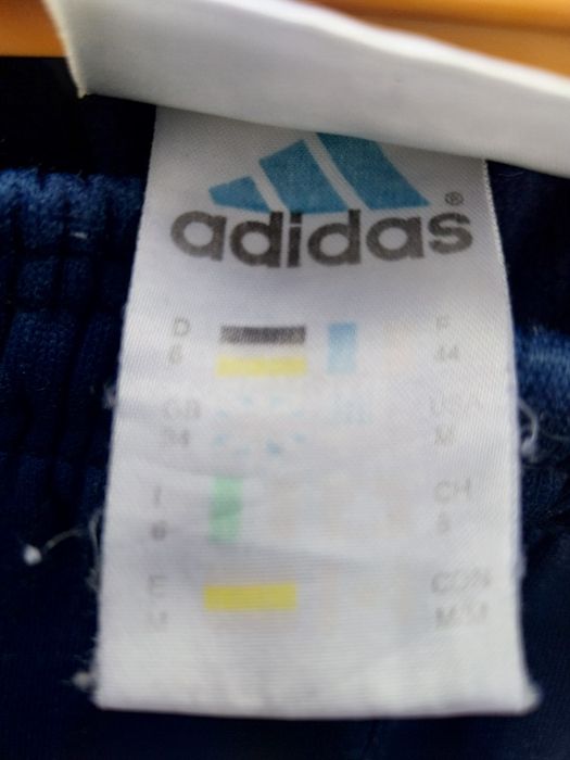 Продавам спортен комплект ADIDAS , зимен и