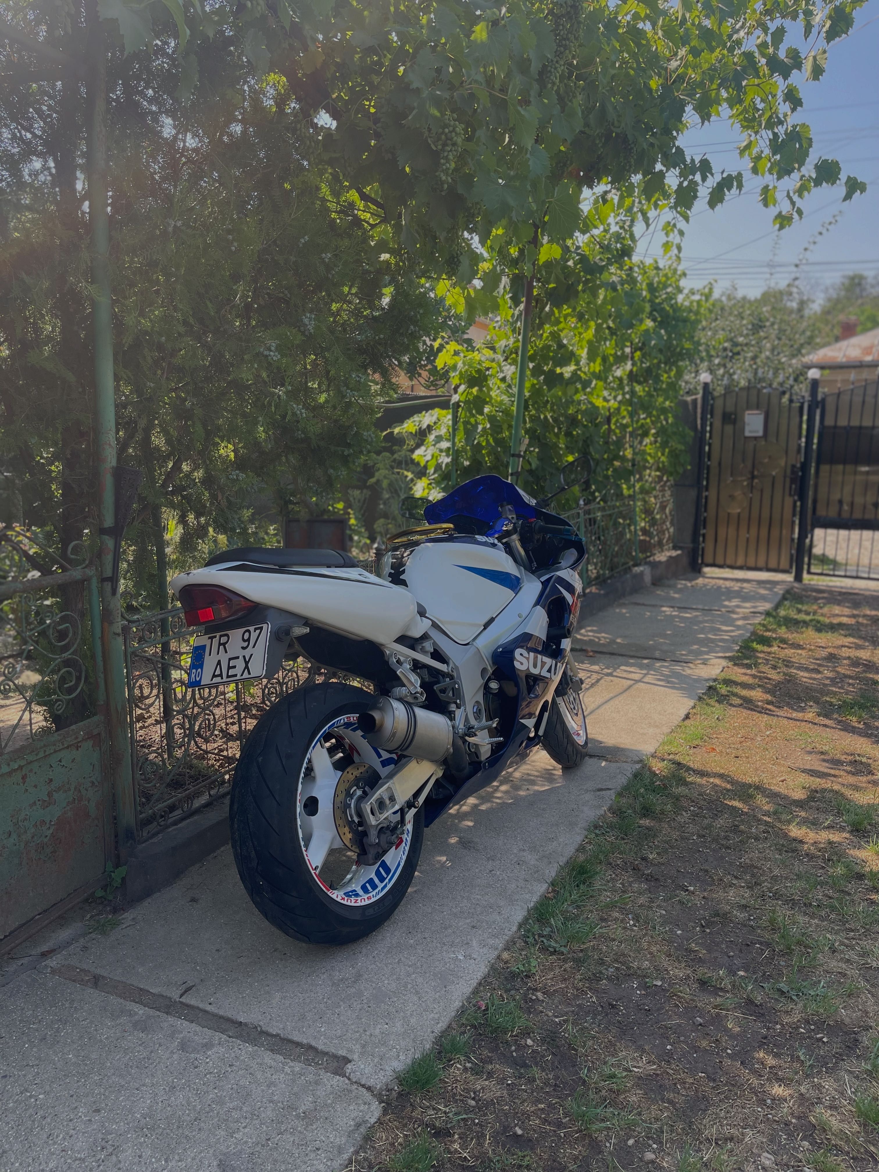 Suzuki gsxr 600 (vând/schimb)