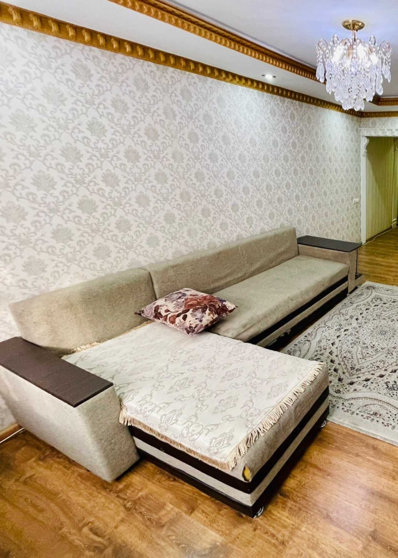 Продается диван в хорошем состояний