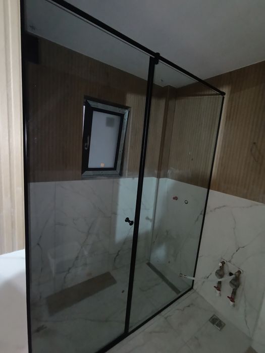 Cabine de dus din sticla și paravane wolk-in