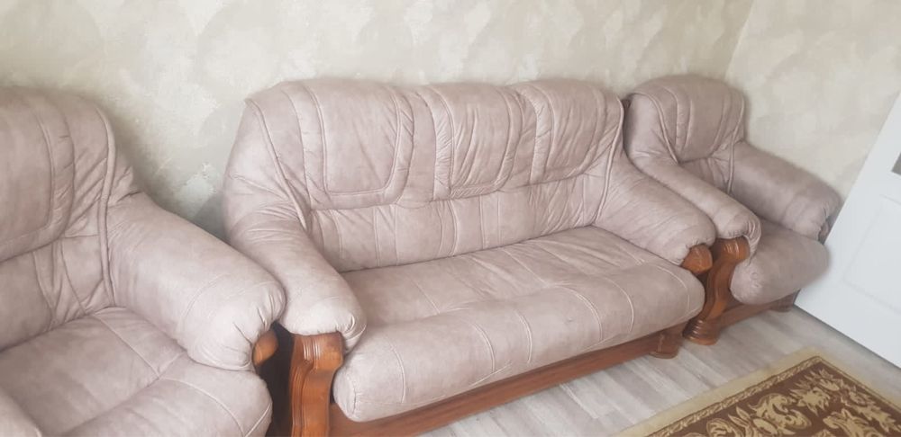 Мягкий уголок диван и кресла
