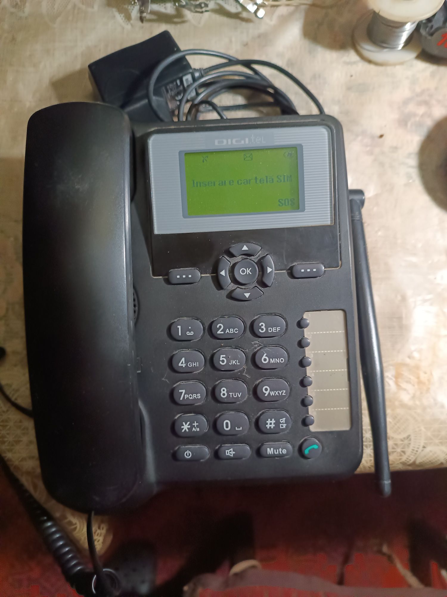 Vand Telefon fix gsm cu cartela sim