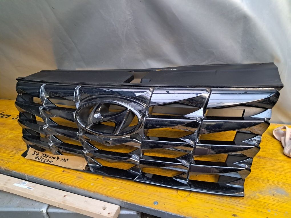 Грил решетка Hyundai Tucson с камера