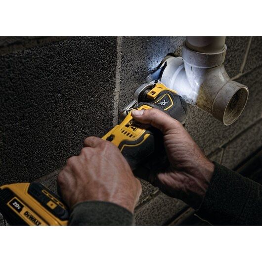 Мултитул DeWALT DCS356N XR Brushless / Безчетков