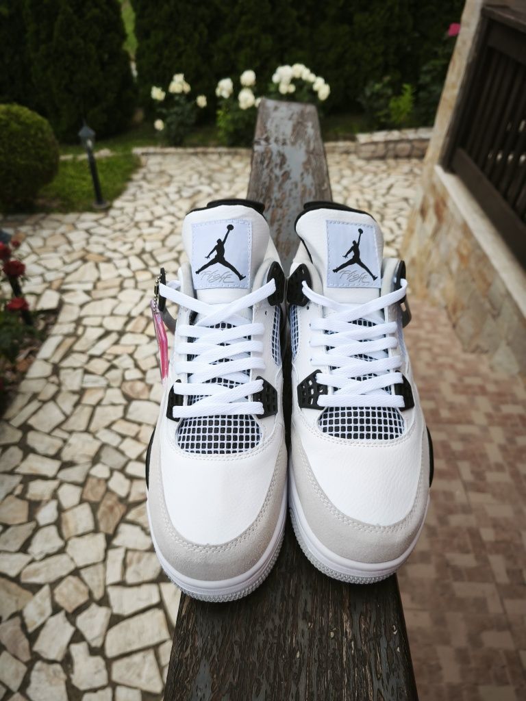 Air Jordan 4 military black