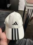 cand sapca adidas, purtata de 2 ori maxim