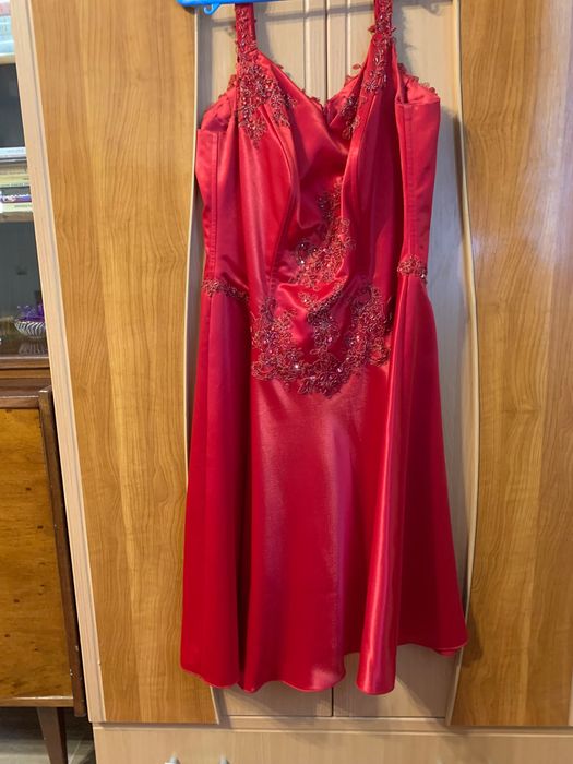 Rochie rosie din satin