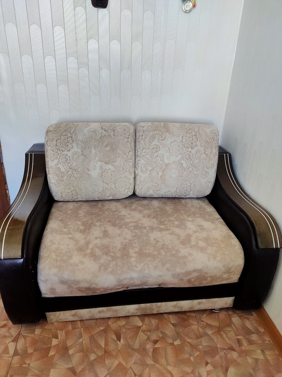 Продается Диван + кресло