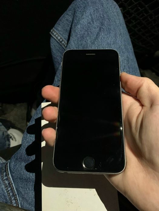 Продам айфон 6s на 64гб