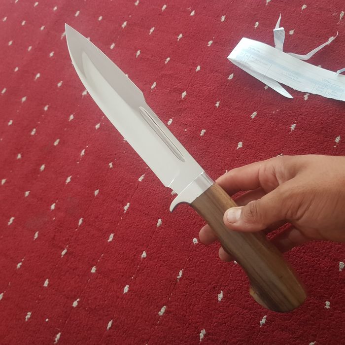 Oxotshni sovga uchunxam juda ajoyib pichoq