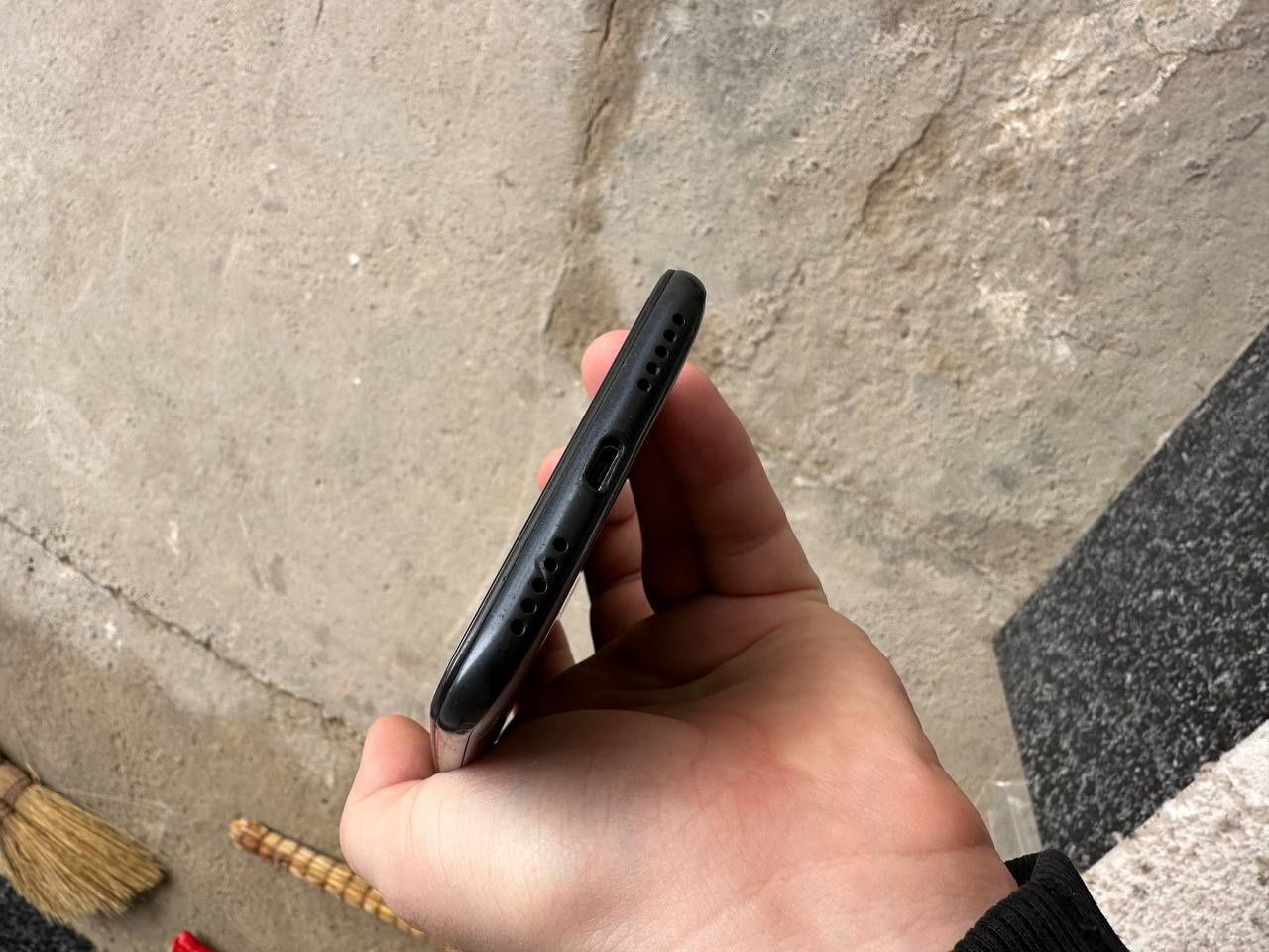 Redmi 7 qora rang