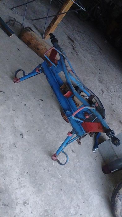 Vând teleagă de căruța  cu  roți pe 14 cu tot  cu butuci