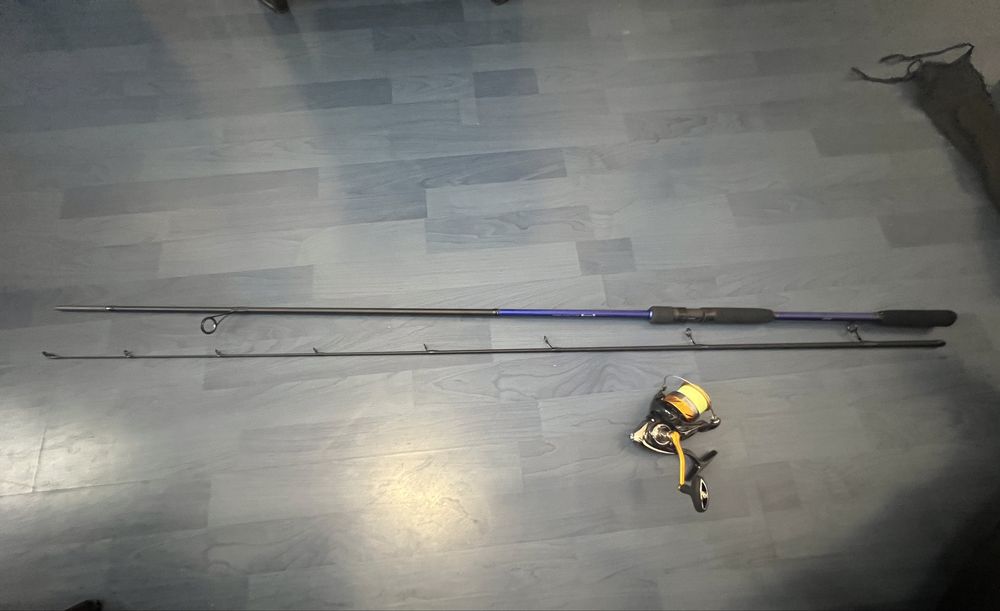 Комплект въдица shimano и макара daiwa