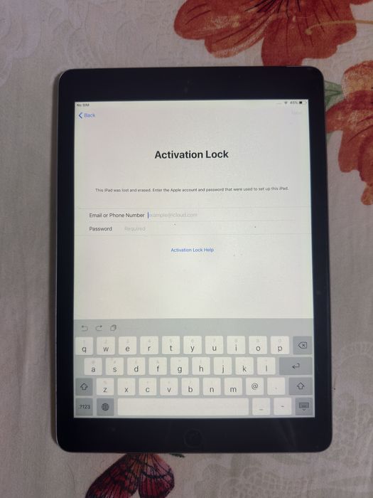 Ipad air a14 32GB заключен!