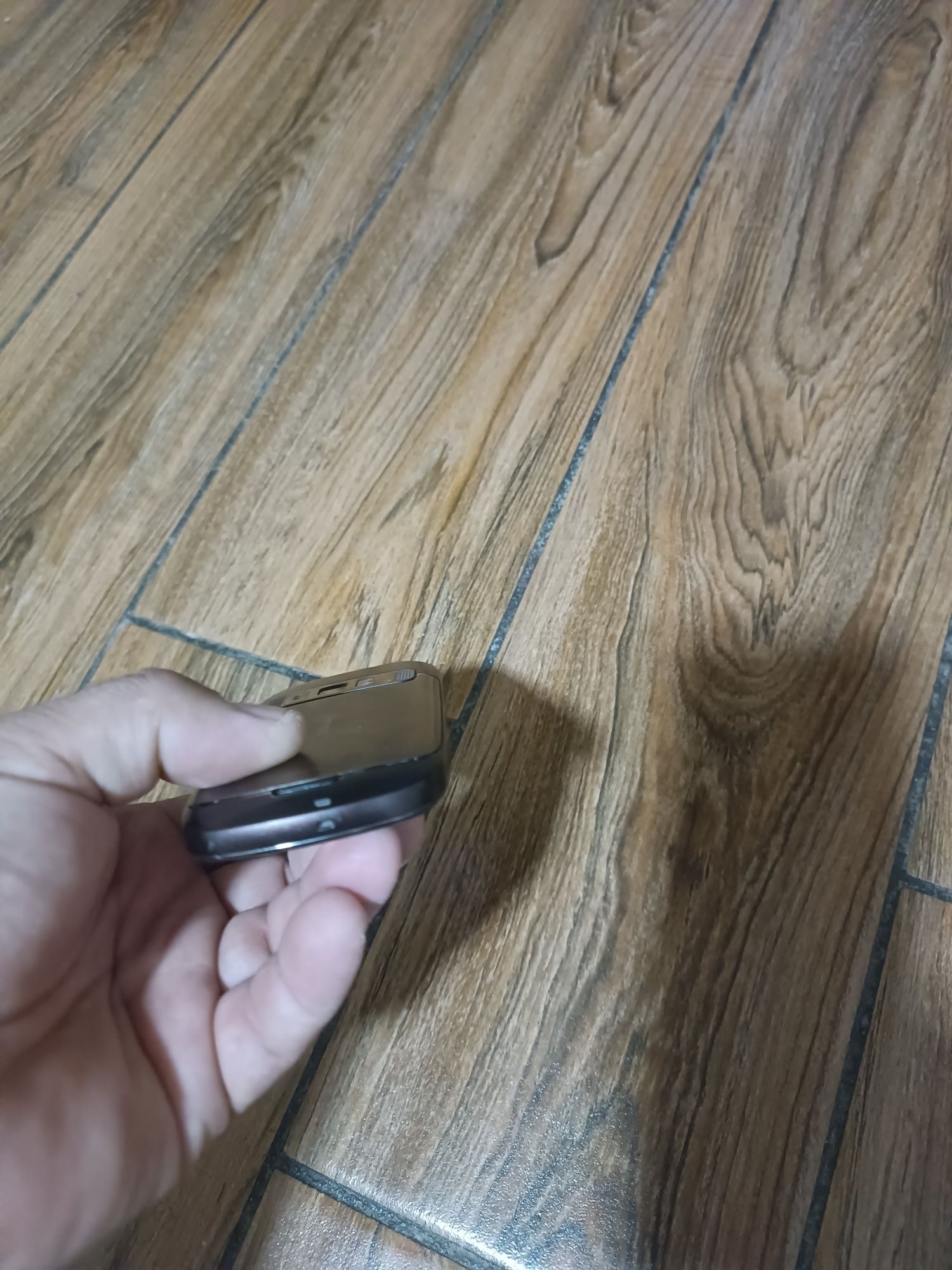 Телефон original Nokia C7. Registratsa Yo'q