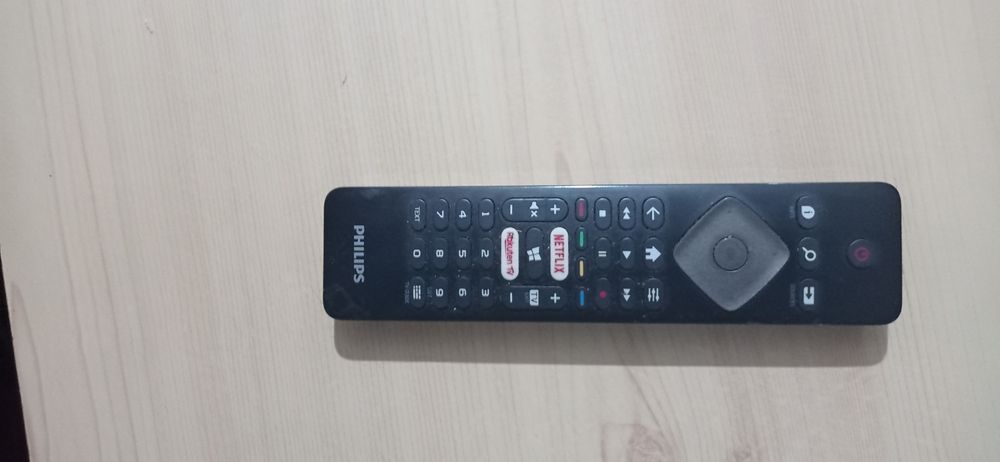 Смарт телевизор филипс 43 инча спукан дисплей за части