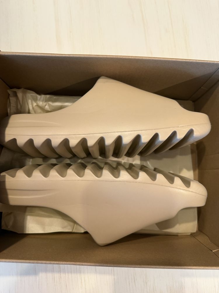 Adidas Yeezy slides