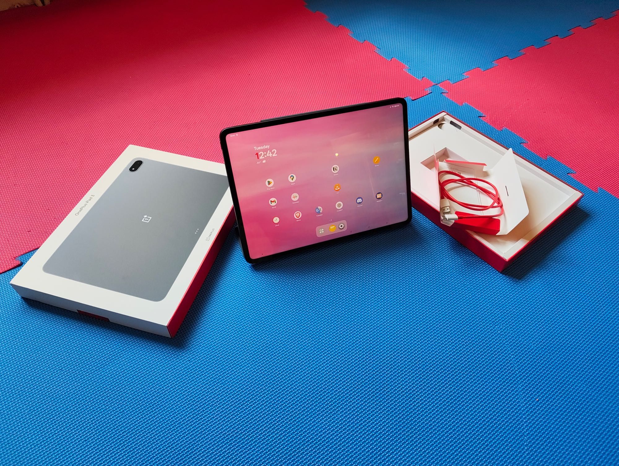 Таблет OnePlus Pad 3 с оригинален калъф (чисто нов)