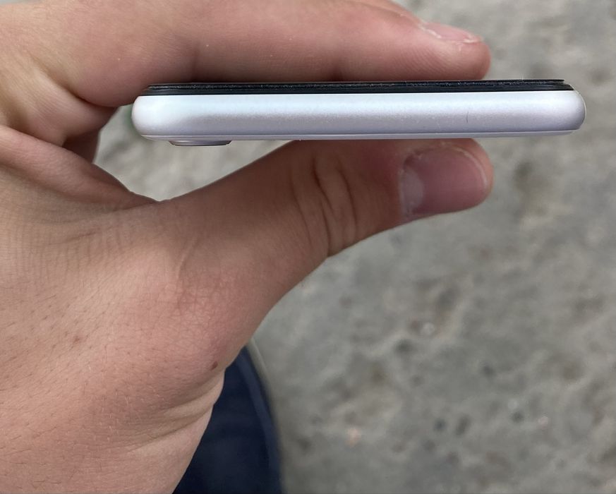 Iphone se 2 128 gb 79 yomkst