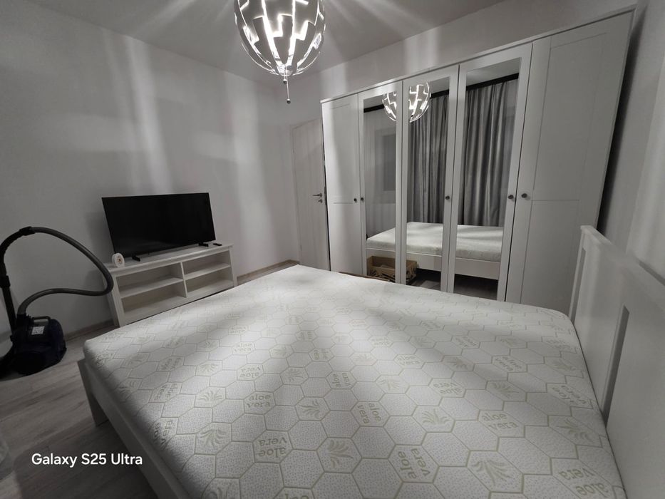 Inchiriez Apartament Militari Resindent .