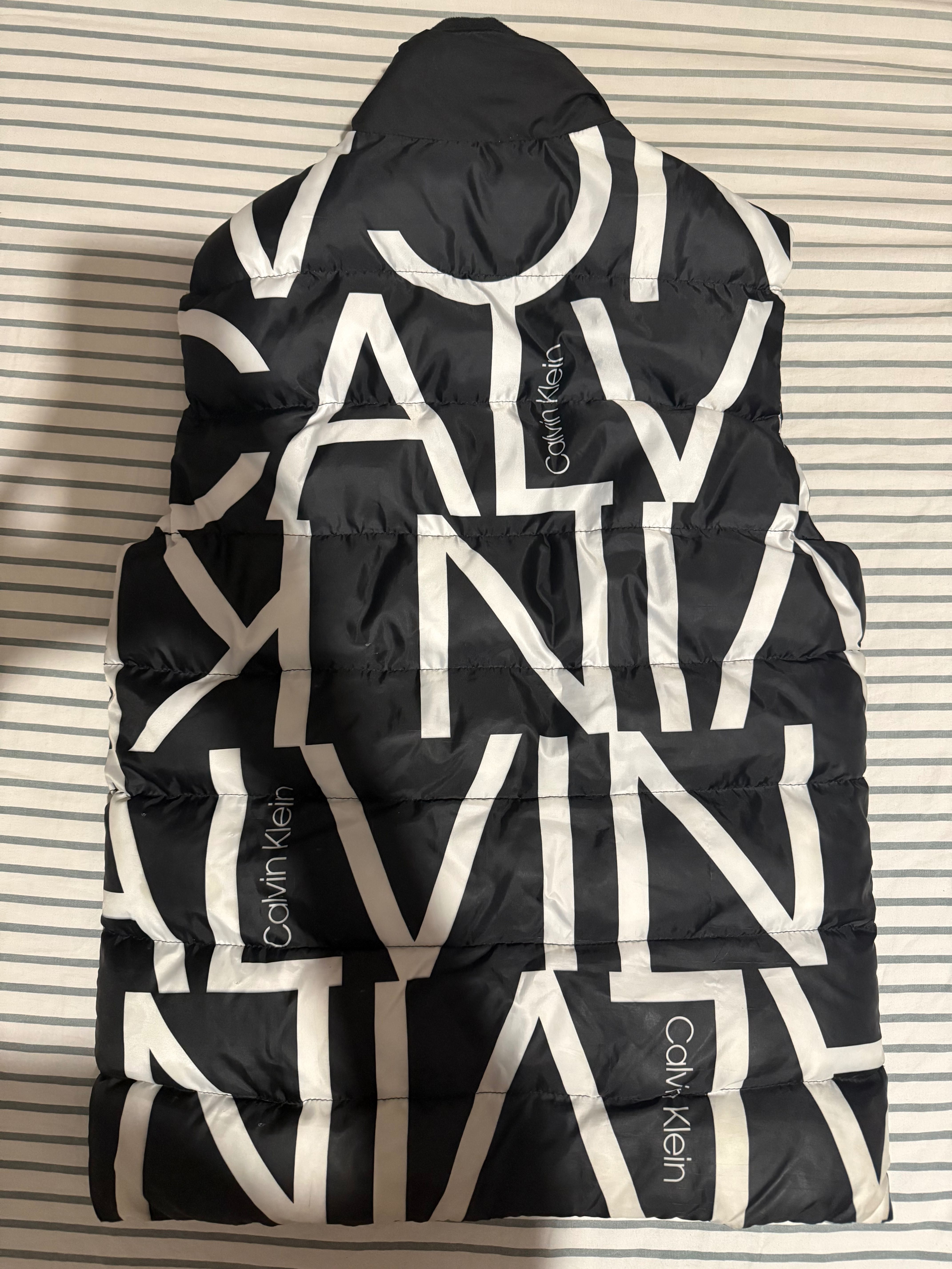 Елек Calvin Klein