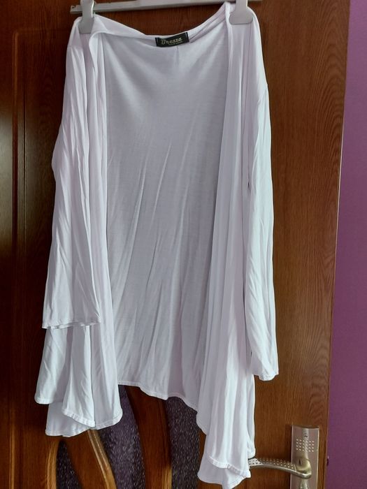 Vând Cardigan Damă Lung  în Colț Mărimea- XL Nou