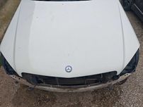 Бял преден капак Mercedes C class W204 преди фейс цвят 650