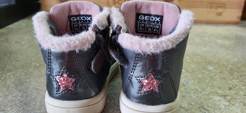 Обувки за малко момиченце  на Geox и Zara