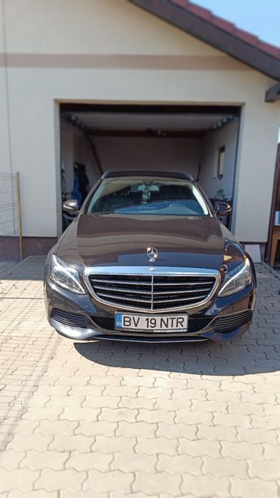 Vând Mercedes C200