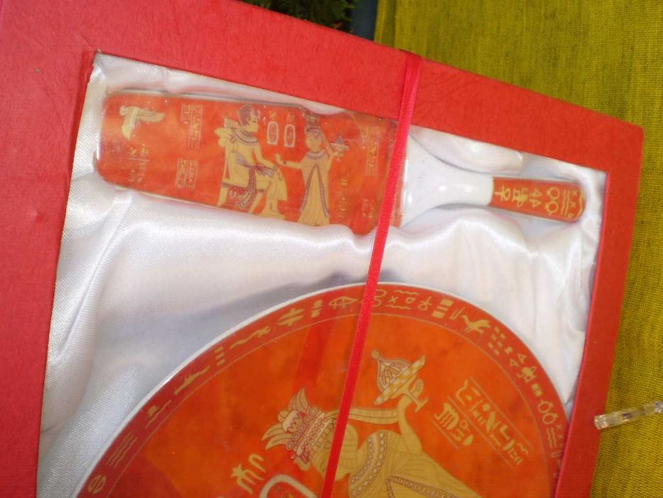 Set platou si paleta pentru servit tort ambalata