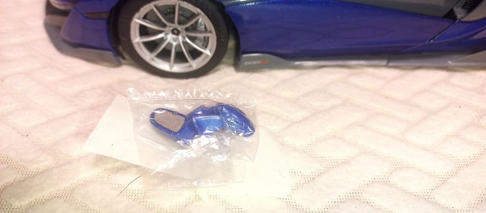 Метални коли McLaren 1:18